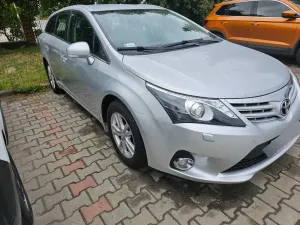 Toyota Avensis III (2009-) 2.0 D-4D Sol 2012