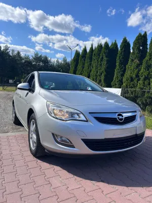 Opel Astra J (2009-2019) 1.4 Selection 2011