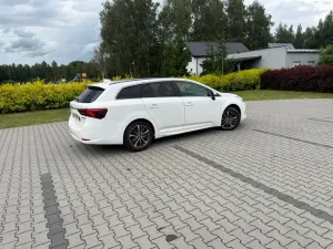Toyota Avensis III (2009-) 2.0 D-4D Premium 2017