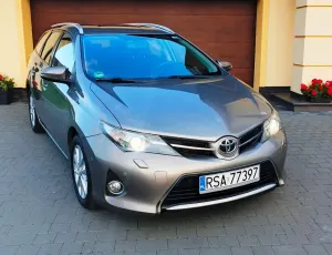 Toyota Auris II (2012-) 2.0 D-4D Life Plus 2014