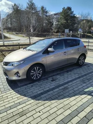 Toyota Auris II (2012-) 1.8 HSD Luna 2015