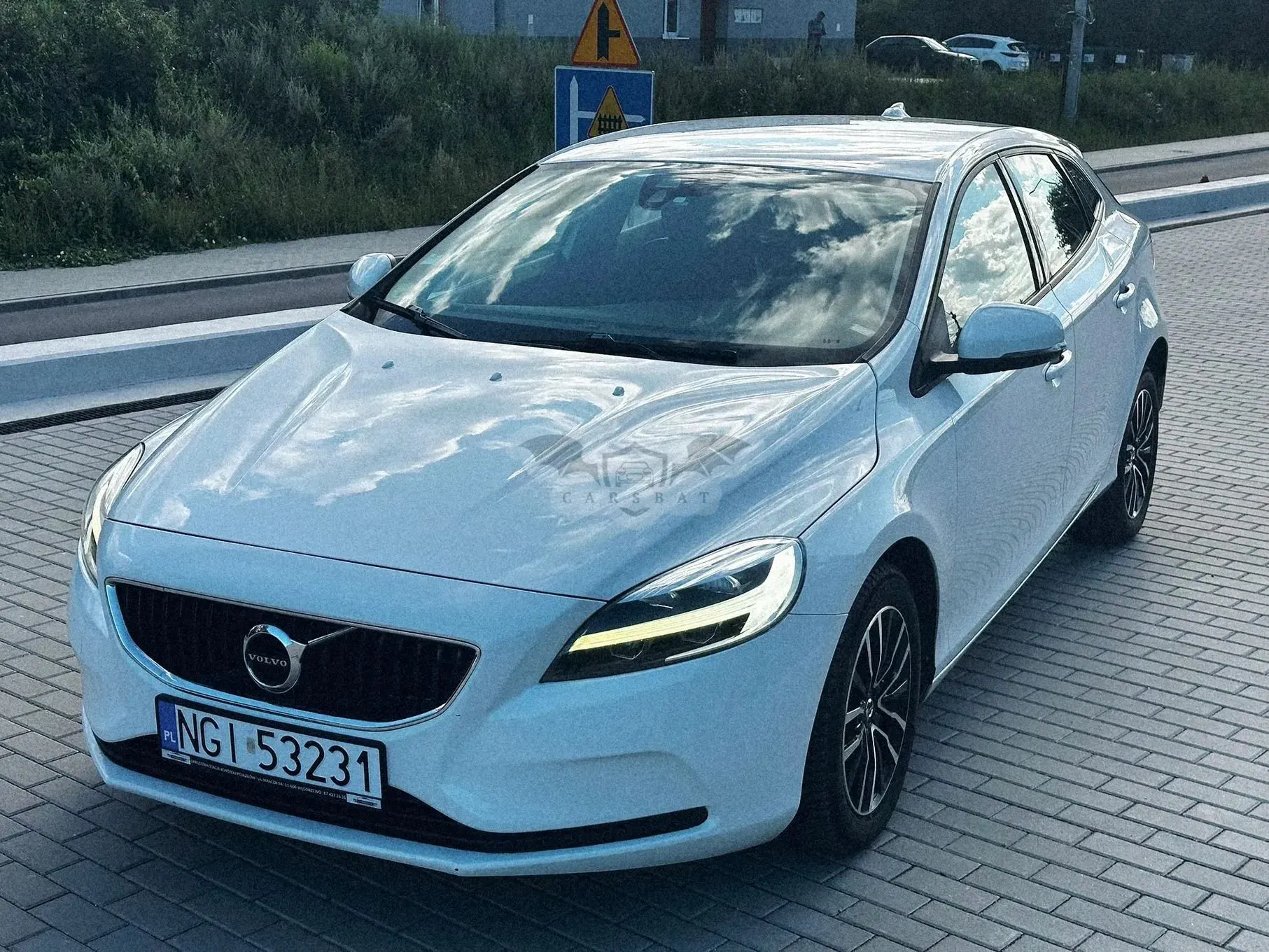 Volvo V40 II (2012-) D2 Momentum 2016