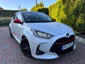 Toyota Yaris IV (2020-) 116 1.5 VVT-i Black&White 2022