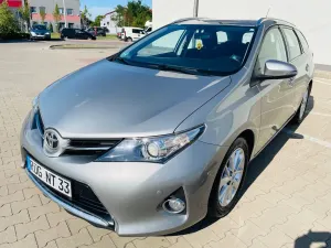 Toyota Auris II (2012-) 1.6 Valvematic Executive 2013