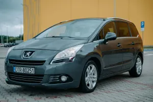 Peugeot 5008 I (2009-2017) 2012