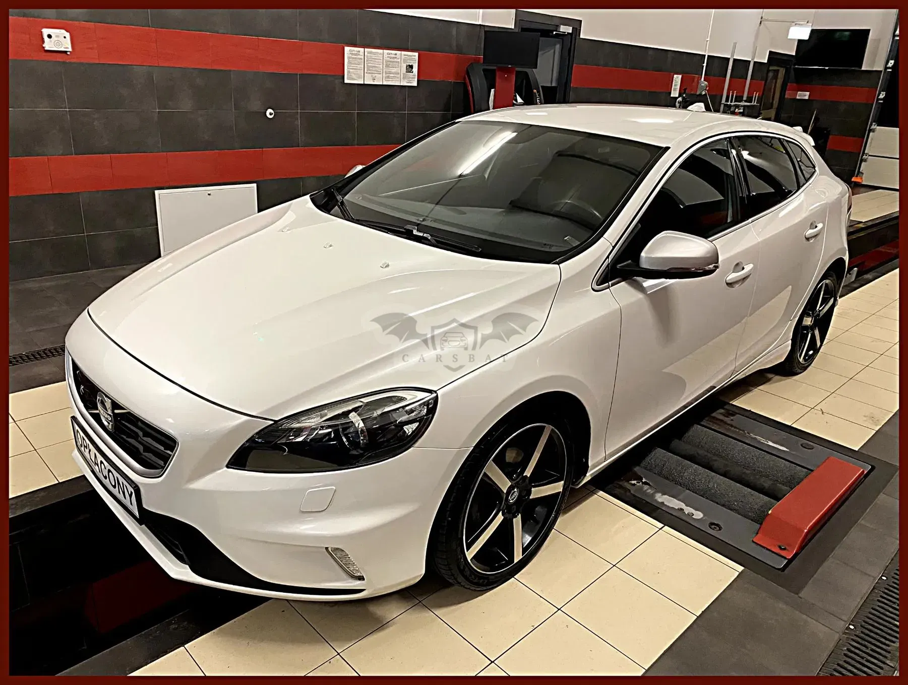 Volvo V40 II (2012-) D2 Drive-E R-Design Kinetic 2015