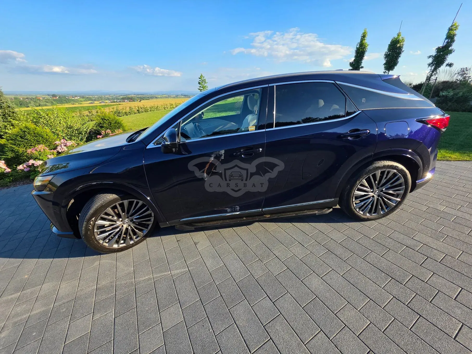 Lexus RX V (2022-) 450h+ Omotenashi 2023