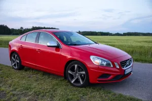 Volvo S60 II (2010-) ver-t6-awd-r--design-summum 2012