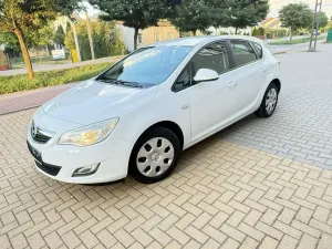 Opel Astra J (2009-2019) 2011