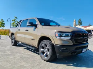 RAM 1500 5.7 Crew Cab Laramie 2020