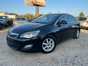 Opel Astra J (2009-2019) 1.4 Turbo Sport 2011