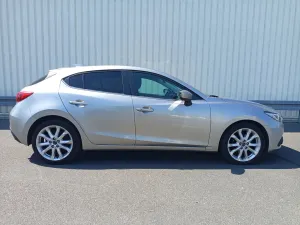 Mazda 3 III (2013-) SKYACTIV-G 120 Sports-Line 2015