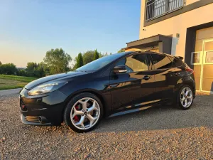 Ford Focus Mk3 (2010-2018) 2.0 EcoBoost ST mit Leder-Sport-Paket 2013