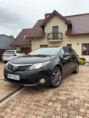 Toyota Avensis III (2009-) 2.0 D-4D Premium 2012