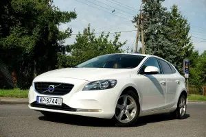Volvo V40 II (2012-) D2 Summum 2014