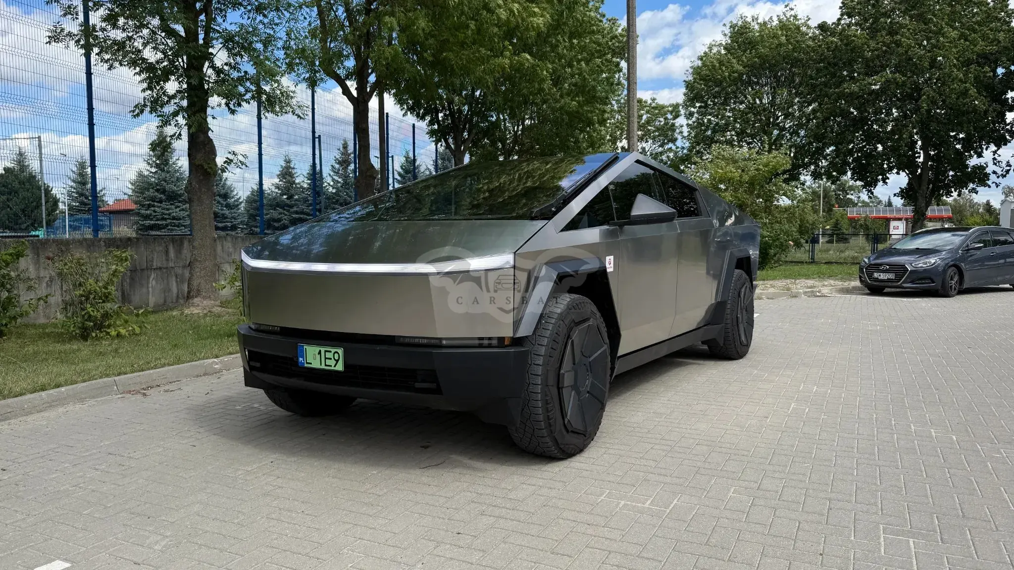 Tesla Cybertruck 2025