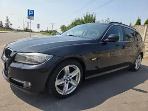BMW 3 Series E90/E91/E92/E93 (2005-2012) 318d DPF Edition Sport 2011