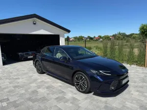 Toyota Camry 2.5 Hybrid Dynamic Force Executive e-CVT 2025