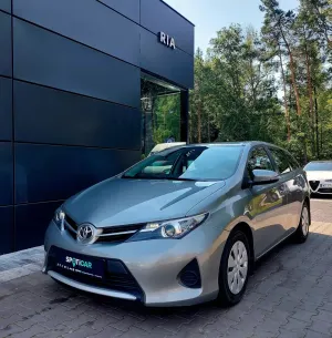 Toyota Auris II (2012-) 1.4 D-4D Active 2014