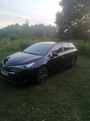 Toyota Avensis III (2009-) 2.0 D-4D Premium 2017