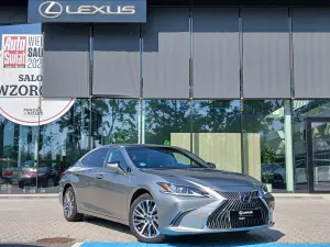Lexus ES 2021