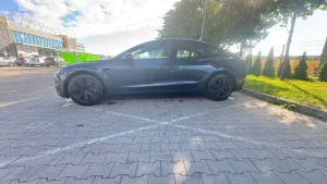 Tesla Model 3 Langstreckenbatterie Allradantrieb Dual Motor 2025