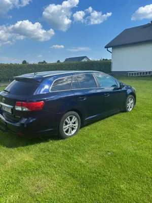 Toyota Avensis III (2009-) 2012