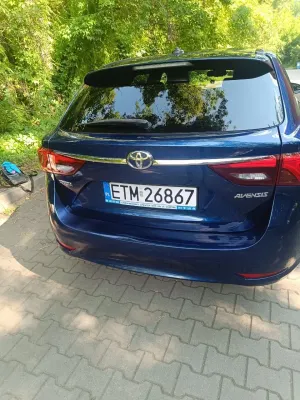 Toyota Avensis III (2009-) 2.0 D-4D Selection 2015