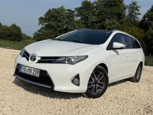 Toyota Auris II (2012-) 1.6 Premium 2014