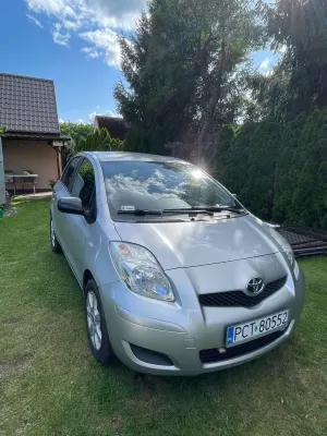 Toyota Yaris II (2005-2011) 1.33 Luna 2011