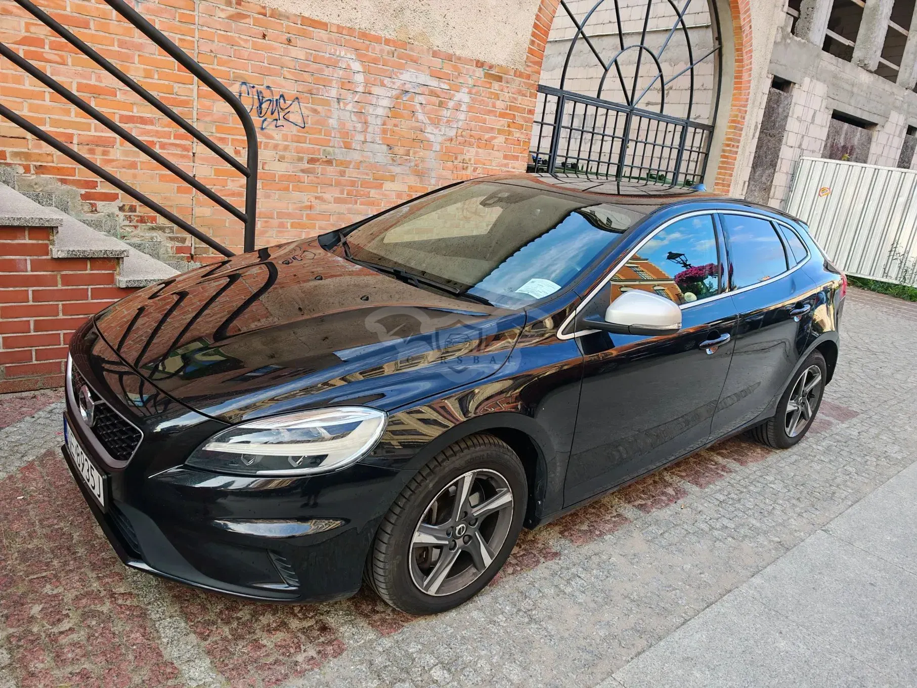 Volvo V40 II (2012-) D3 Drive-E R-Design Momentum 2017