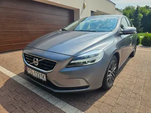 Volvo V40 II (2012-) D2 Momentum 2017