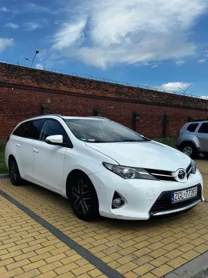 Toyota Auris II (2012-) 2.0 D-4D Comfort 2015