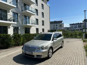 Toyota Avensis II (2003-2009) 2.0 D-4D Sol 2005