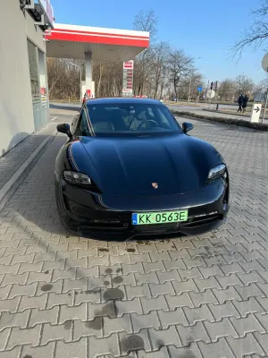 Porsche Taycan Standard 2021