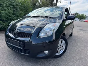 Toyota Yaris II (2005-2011) 1.33 VVT-i Executive 2011