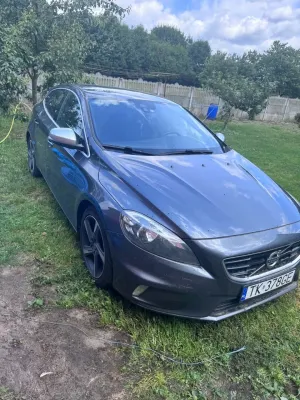 Volvo V40 II (2012-) D2 R-Design 2013