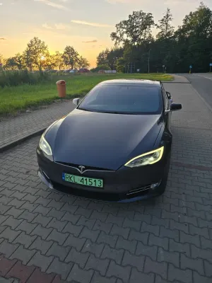 Tesla Model S 2018