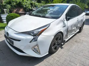 Toyota Prius IV (2015-2023) (Hybrid) 2016