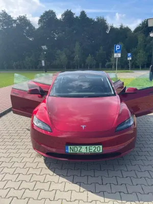 Tesla Model 3 2023