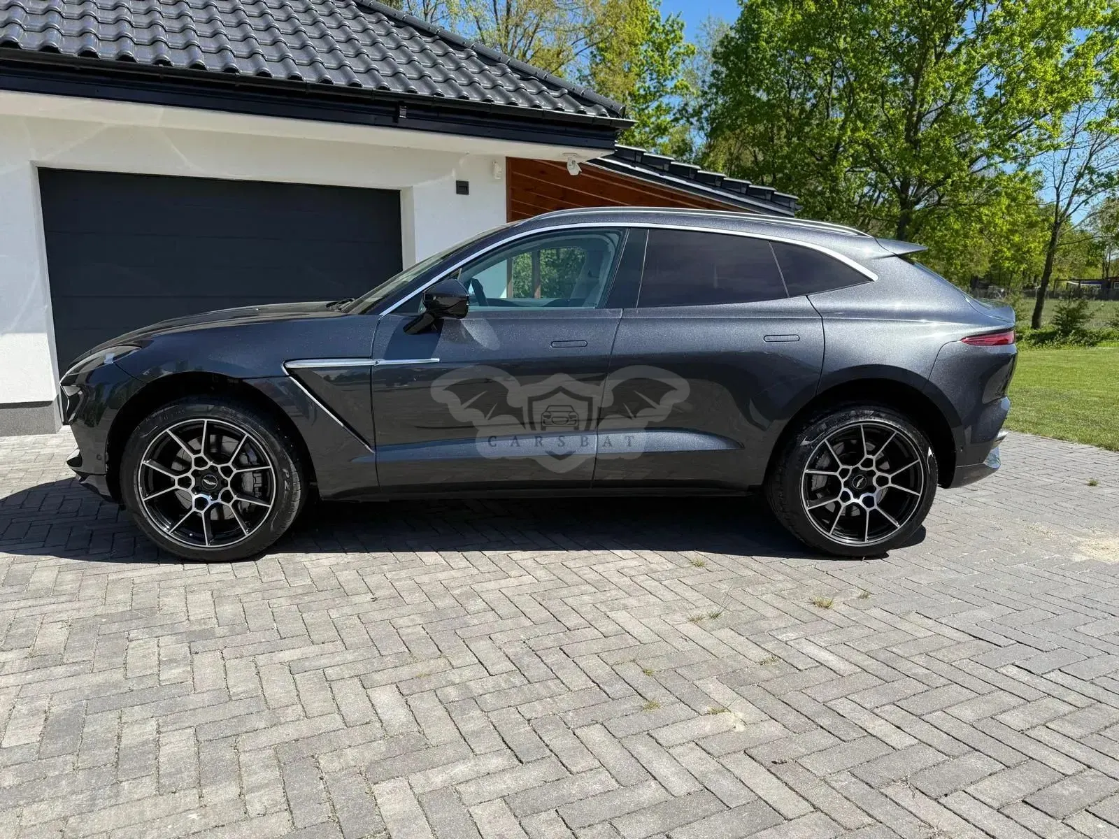 Aston Martin DBX 2020