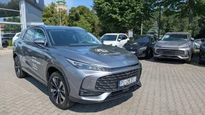 MG HS 2025