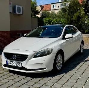 Volvo V40 II (2012-) D2 Momentum 2013