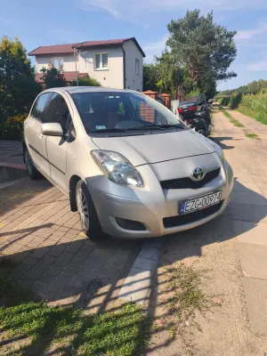 Toyota Yaris II (2005-2011) 1.33 Premium 2011