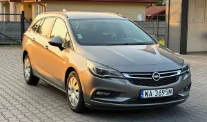 Opel Astra K (2015-2021) 1.6 CDTI Enjoy 2017