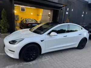 Tesla Model 3 Standard Range Plus 2020