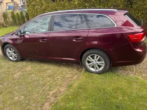 Toyota Avensis I (1997-2002) 2.0 D-4D Sol 2013