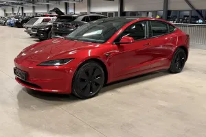 Tesla Model 3 Langstreckenbatterie Allradantrieb Dual Motor 2024