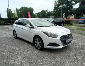 Hyundai i40 Kombi blue 1.6 CRDi Space 2019