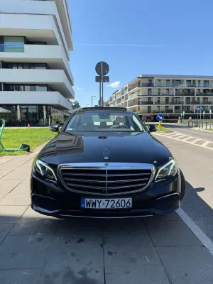 Mercedes-Benz E W213 (2016-2023) 220 d 4-Matic Business Edition 9G-TRONIC 2017